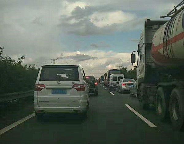 深圳天氣的秒晴秒雨，PCB小編想問(wèn)這番酸爽滋味你還能hold住嗎？